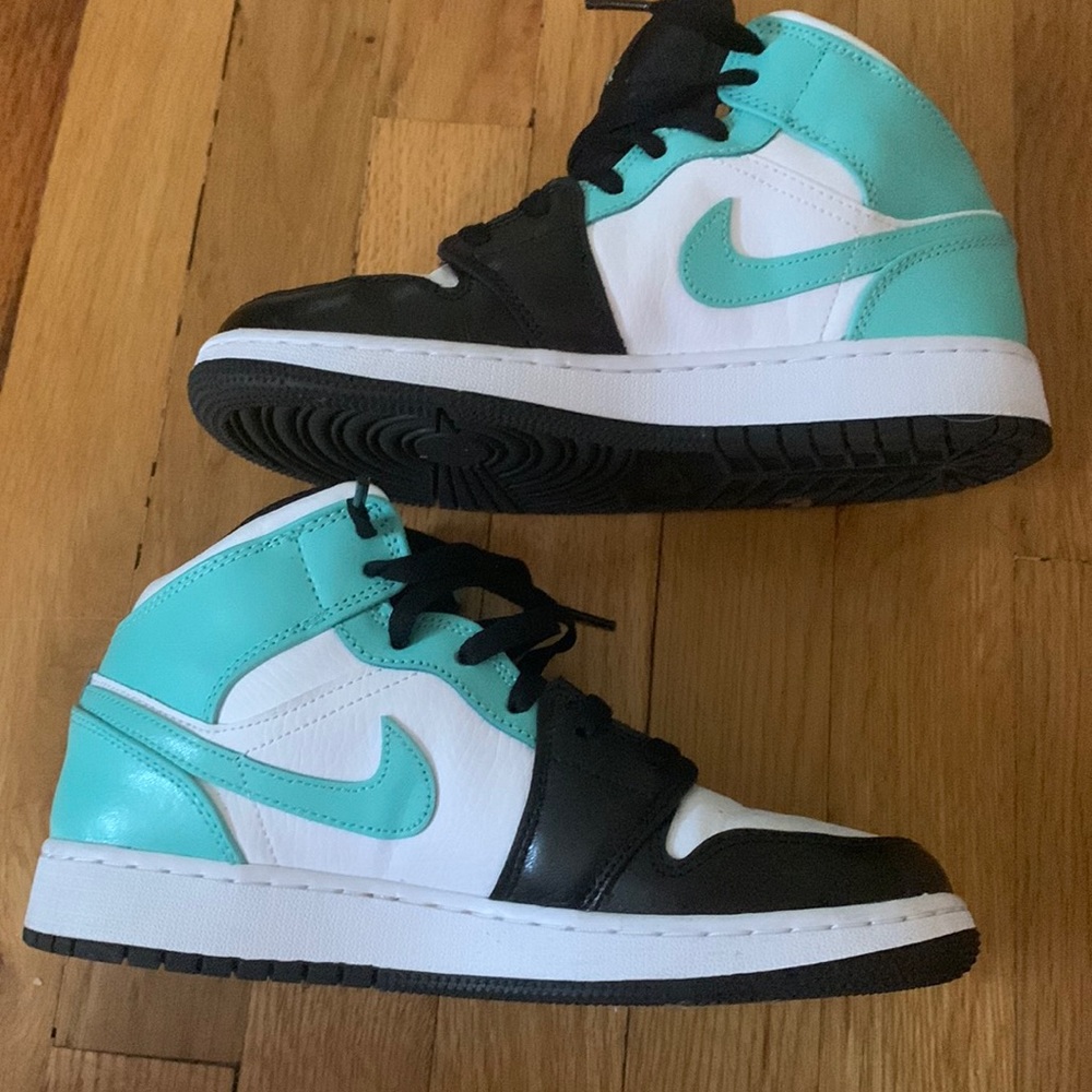 Jordan 1s, 5.5 y 7w